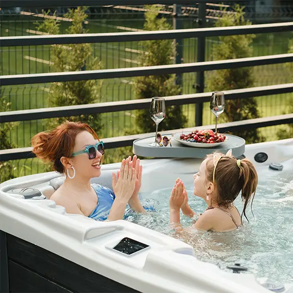 HP-personnes-dans un-spa-detente-bon-moment